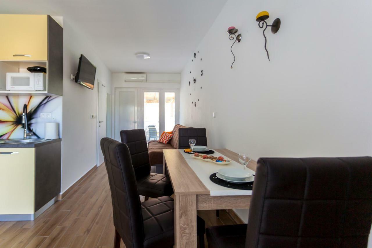 Apartment Hasanec By El-Pi Tours Njivice Exterior photo